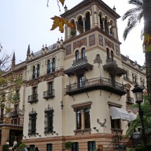 Building in Seville, Plaza de Puerta Jerez